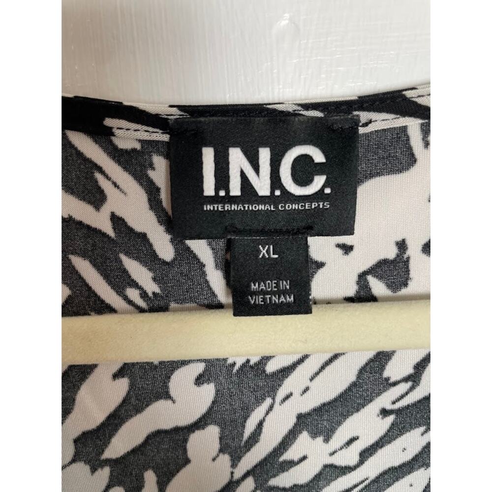 INC International Concepts Black White Abstract Relaxed Blouse Faux Wrap XL - Picture 10 of 13